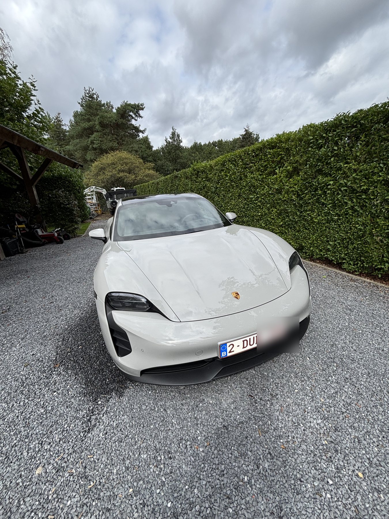 Een door Stef verzorgde Porsche op de oprit